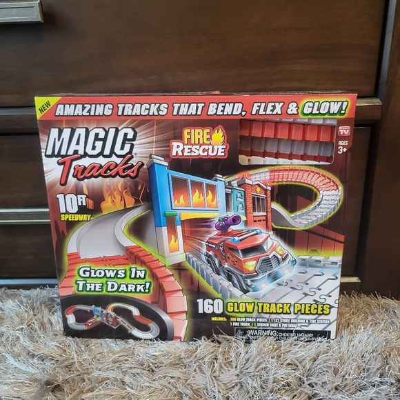 Magic Tracks Fire Rescue - Picture 3 of 3